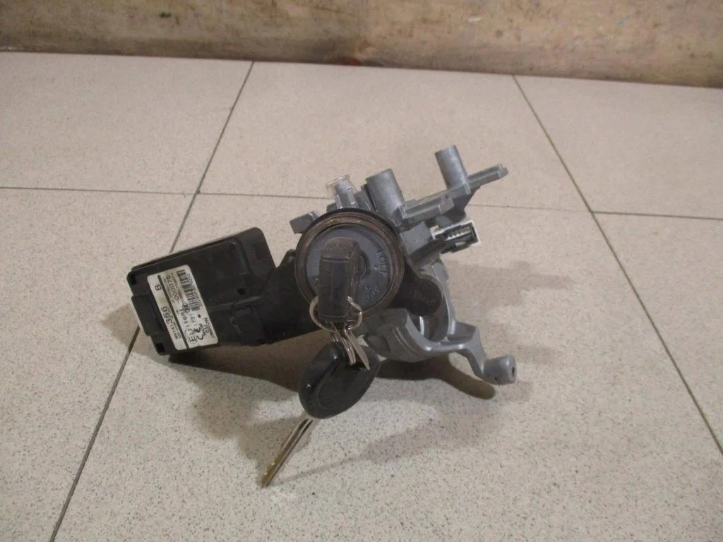 Замок зажигания Mitsubishi Lancer 10 CY