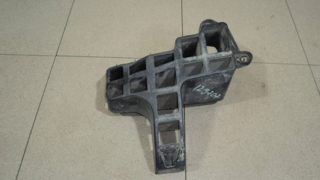 Кронштейн заднего бампера левый Renault Sandero 1 BS