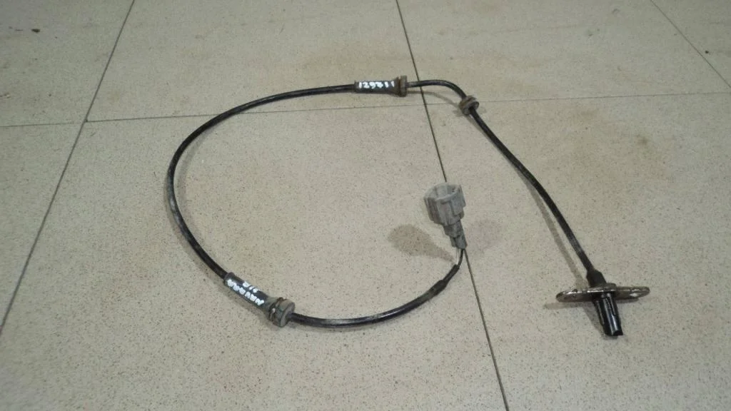 Датчик abs задний правый Nissan Navara 2007 D40