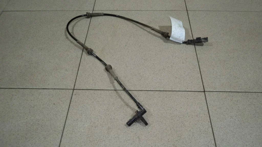 Датчик abs задний Renault Duster 1