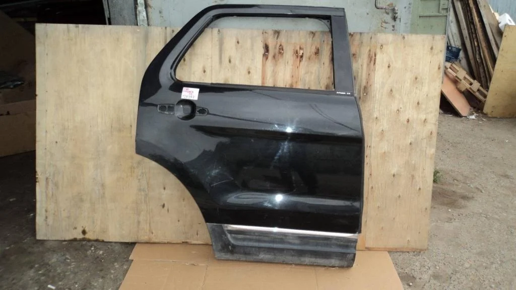 Дверь задняя правая Ford Explorer U502