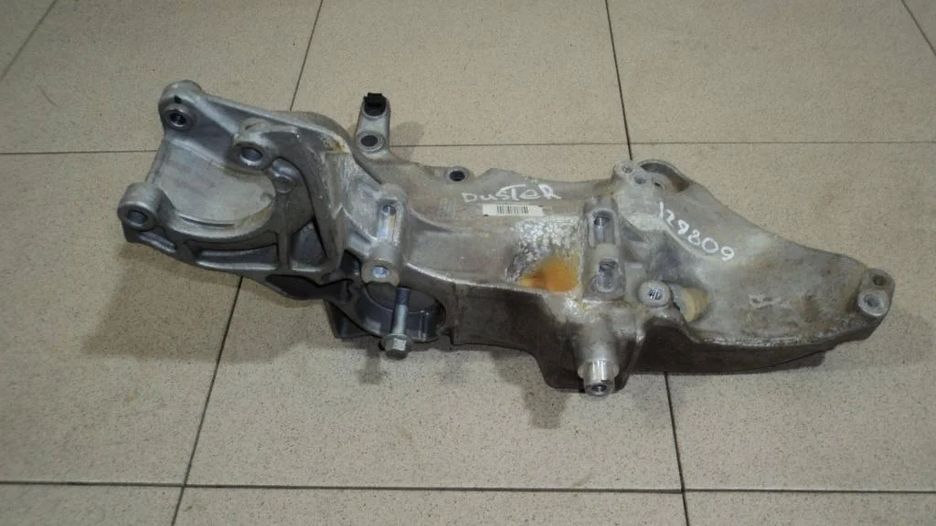 Кронштейн генератора Renault Duster 1 2020