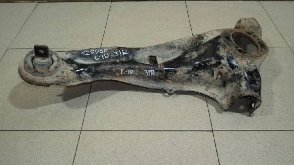 Рычаг задний продольный правый Mitsubishi Lancer 10 CY