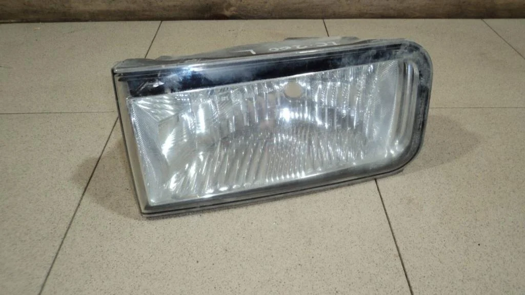 Фара противотуманная левая Toyota Land Cruiser J200