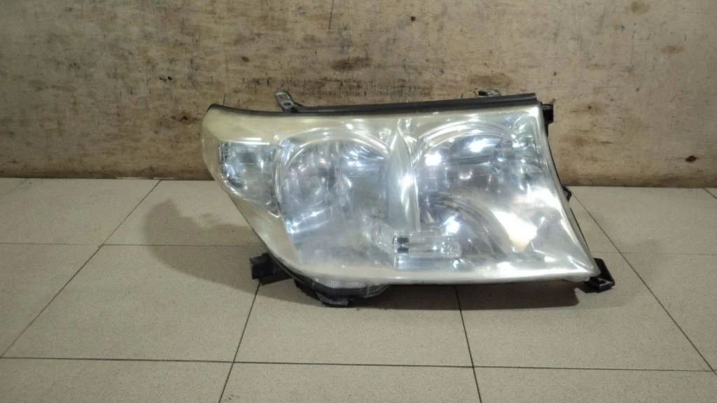 Фара правая Toyota Land Cruiser J200