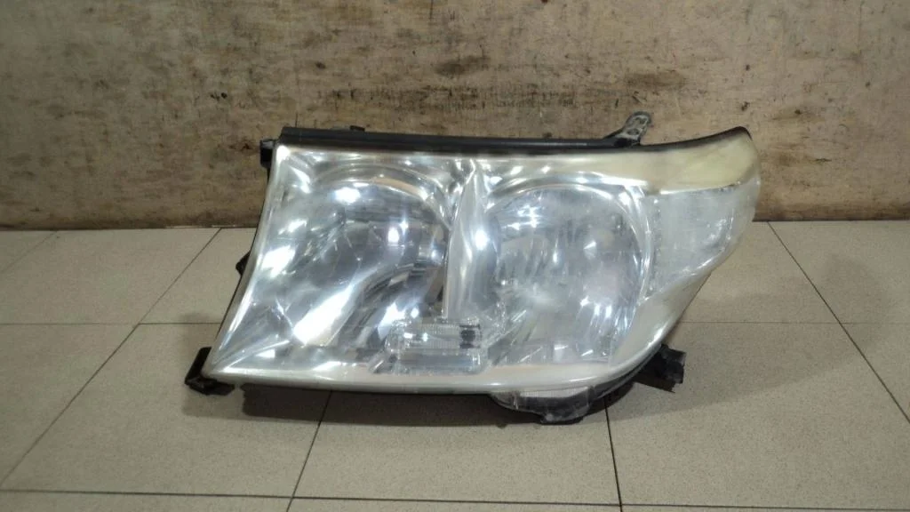 Фара левая Toyota Land Cruiser J200