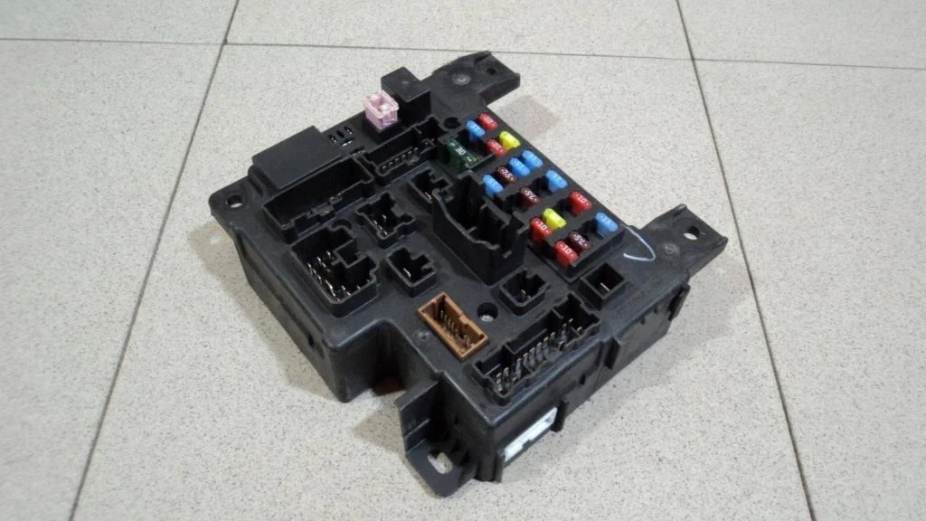 Блок предохранителей Mitsubishi Lancer 10 2008 CY