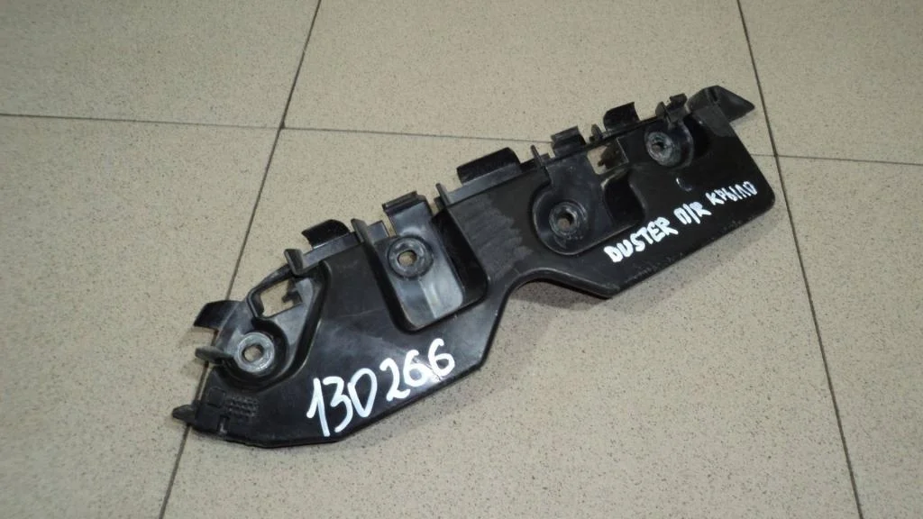 Кронштейн переднего бампера правый Renault Duster 1 2020