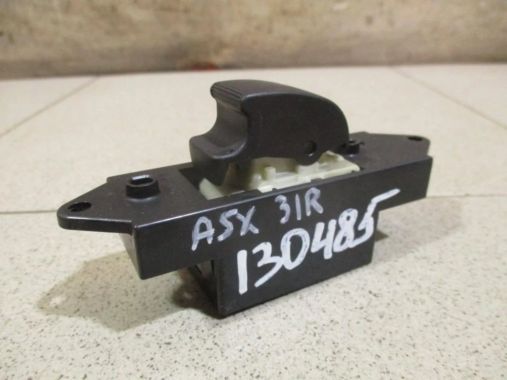 Кнопка стеклоподъемника Mitsubishi ASX