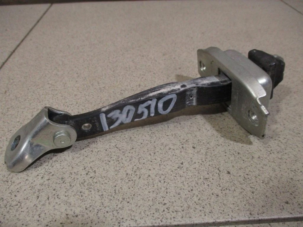 Ограничитель двери Mitsubishi ASX