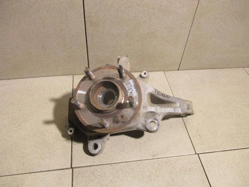 Кулак поворотный передний правый Ford Explorer U502