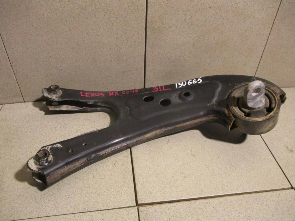 Рычаг задний продольный левый Lexus RX350 AL10
