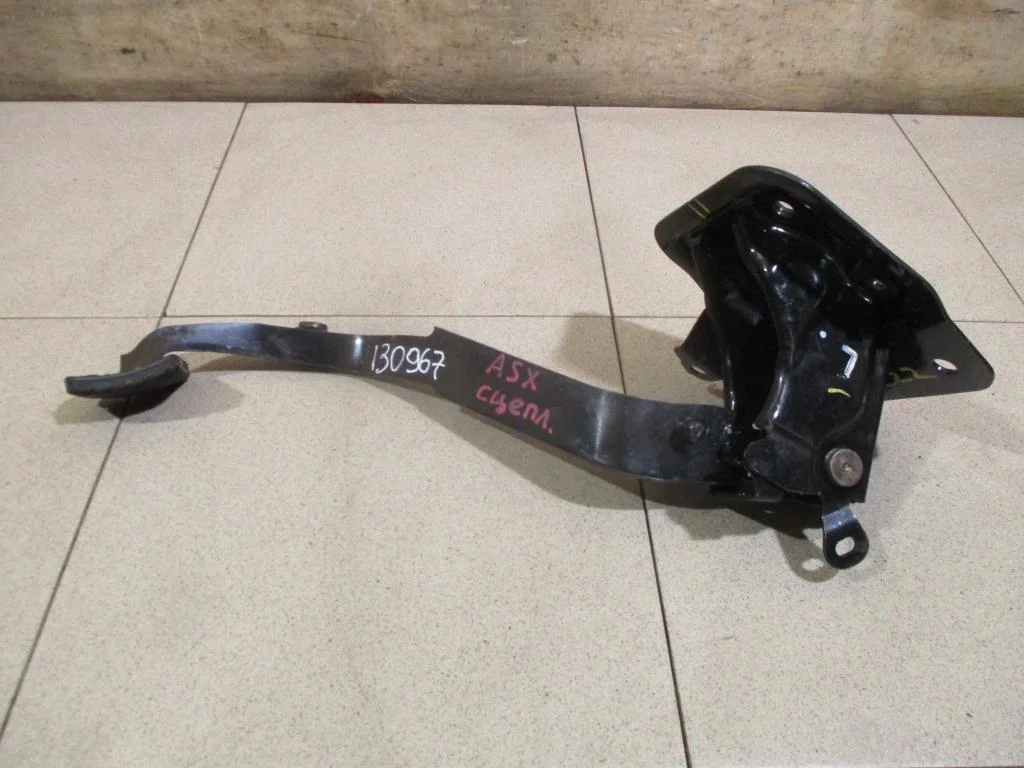 Педаль сцепления Mitsubishi ASX 2017