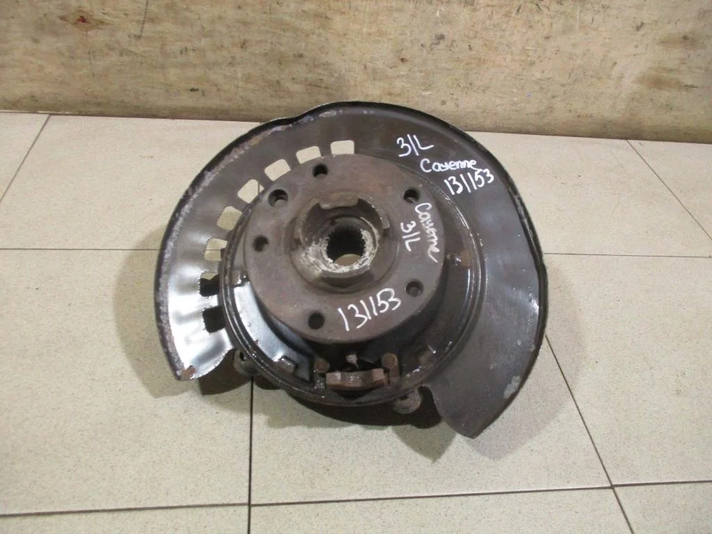 Кулак поворотный задний левый Porsche Cayenne 1 955, 957