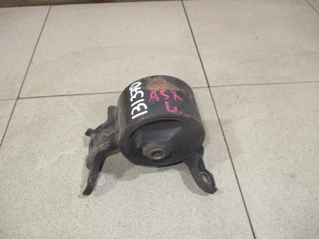 Опора двигателя левая Mitsubishi ASX 2017