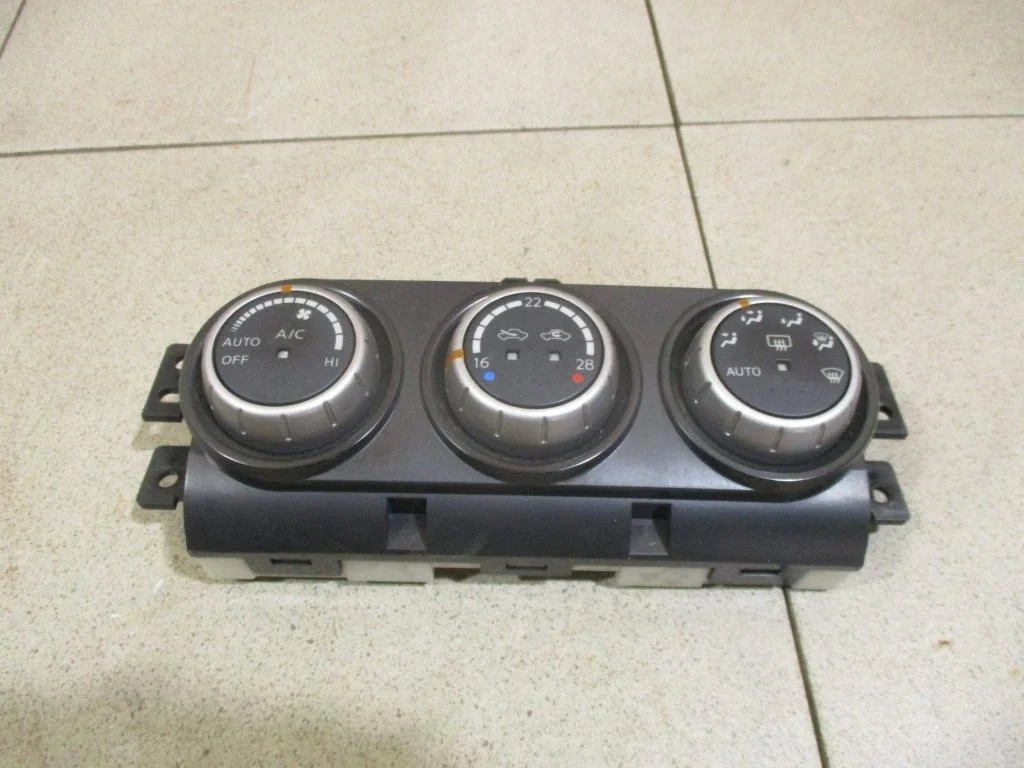 Блок управления климатической установкой Nissan X-Trail T31