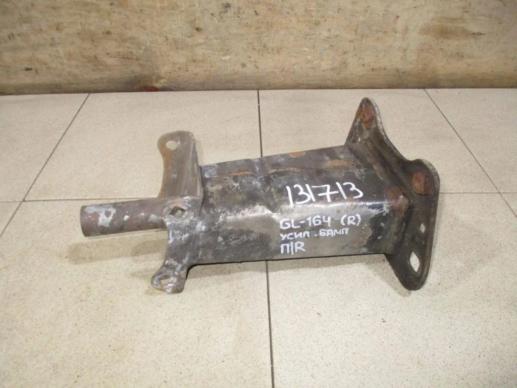 Кронштейн усилителя переднего бампера правый Mercedes-Benz GL-Class 2011 X164