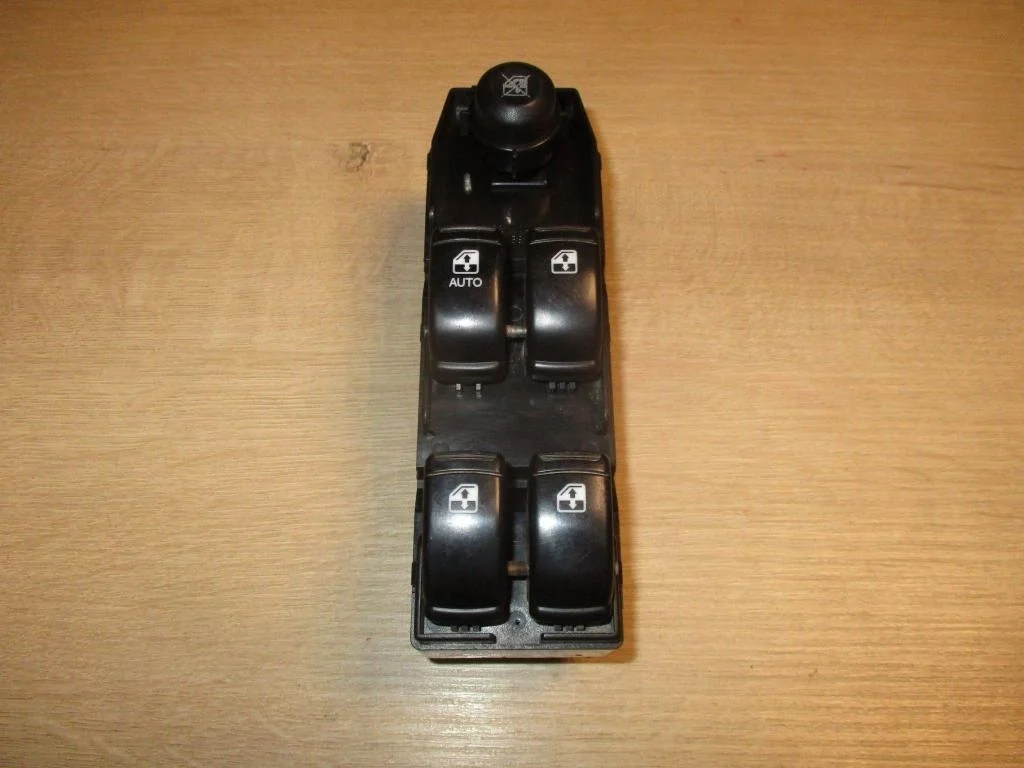 Блок управления стеклоподъемниками Chevrolet Lacetti J200