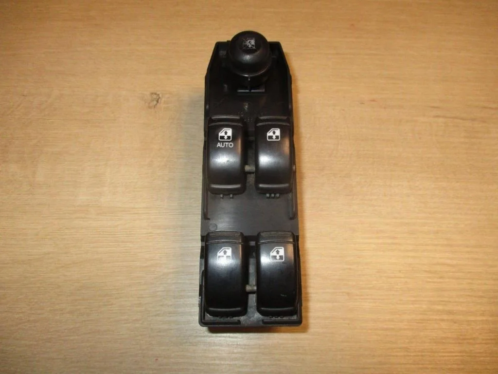 Блок управления стеклоподъемниками Chevrolet Lacetti J200