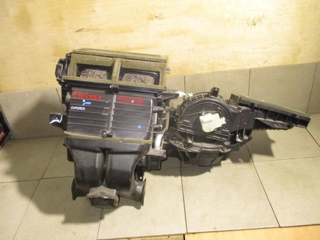 Корпус отопителя Ford Explorer U502