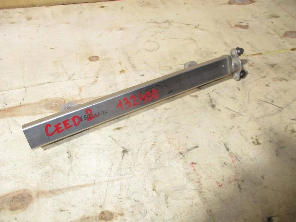 Рейка топливная Kia Ceed 2 2014 JD