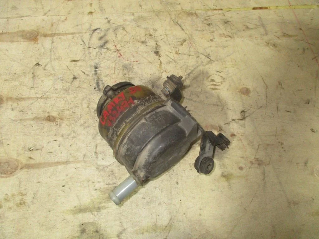 Бачок гидроусилителя Toyota Camry XV30