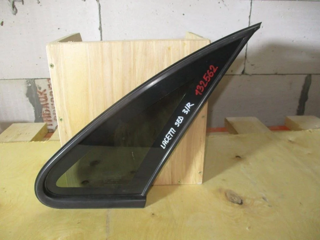 Стекло кузовное глухое правое Chevrolet Lacetti J200