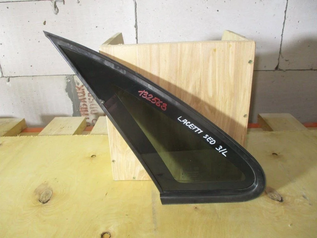 Стекло кузовное глухое левое Chevrolet Lacetti J200