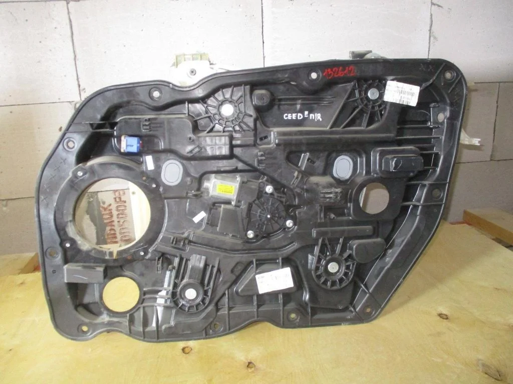 Стеклоподъемник передний правый Kia Ceed 2 2014 JD