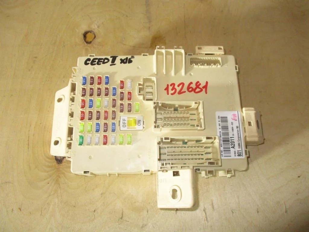 Блок предохранителей Kia Ceed 2 2014 JD