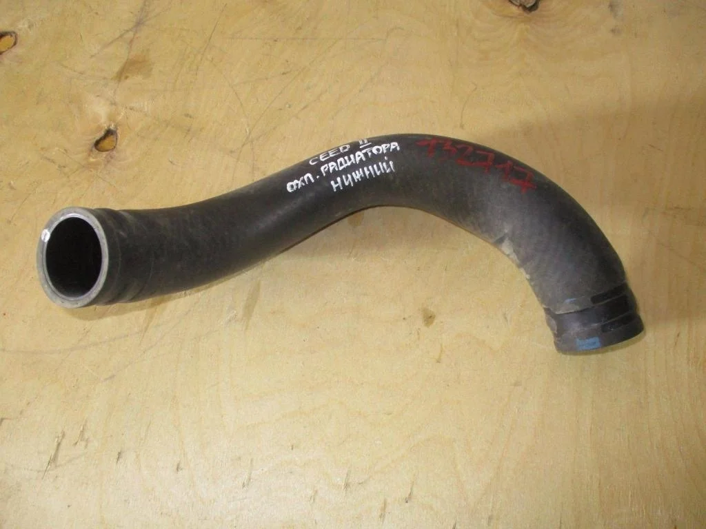 Патрубок радиатора Kia Ceed 2 2014 JD