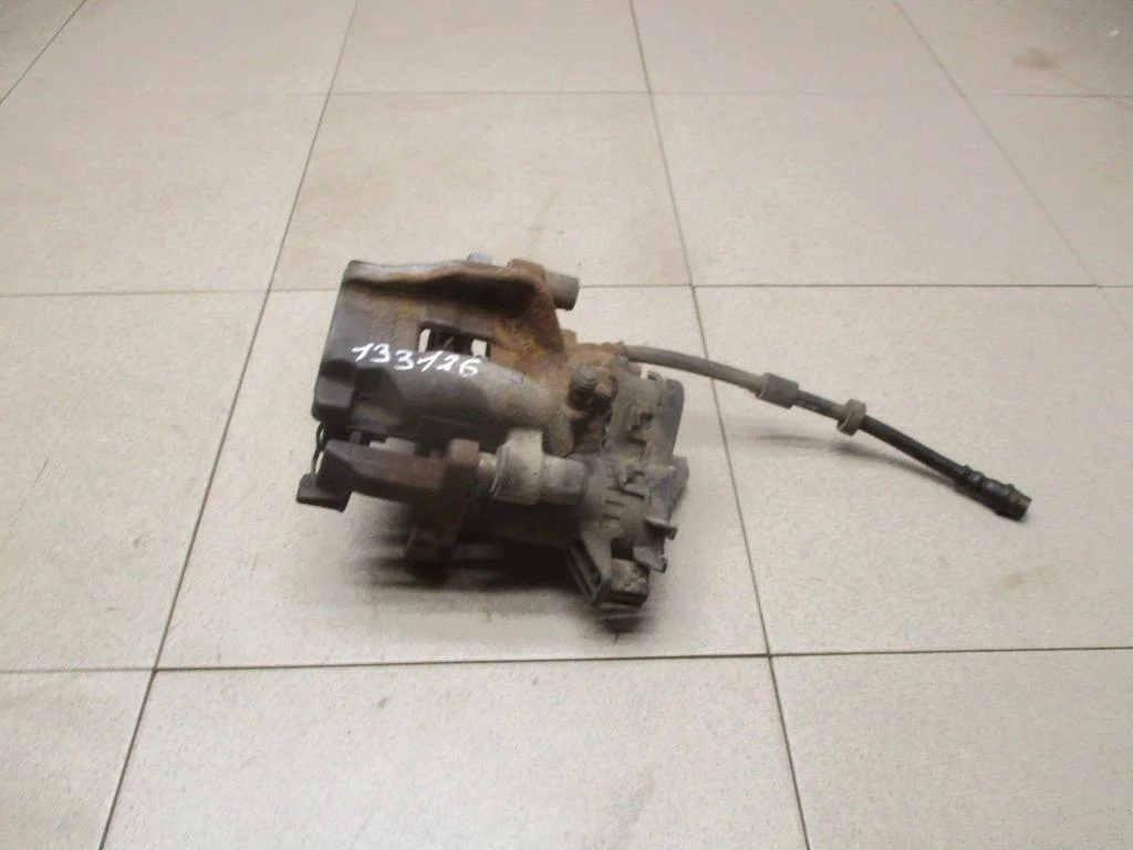 Суппорт задний левый Volvo XC90 2 2015