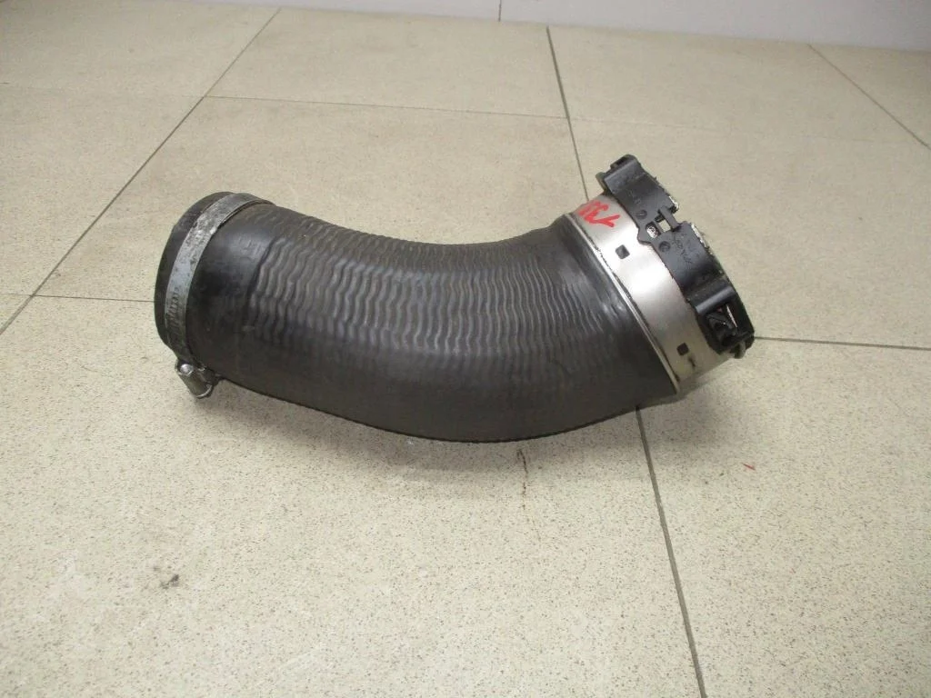 Патрубок интеркулера Volvo XC90 2 2015