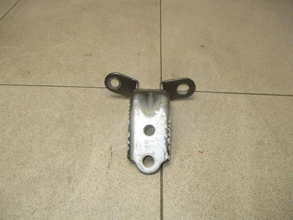 Петля двери задней левой нижняя Kia Sportage 3 SL