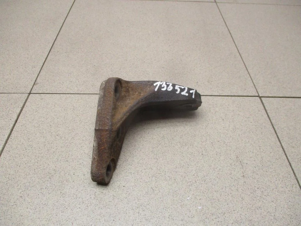 Кронштейн опоры двигателя Toyota Camry XV40