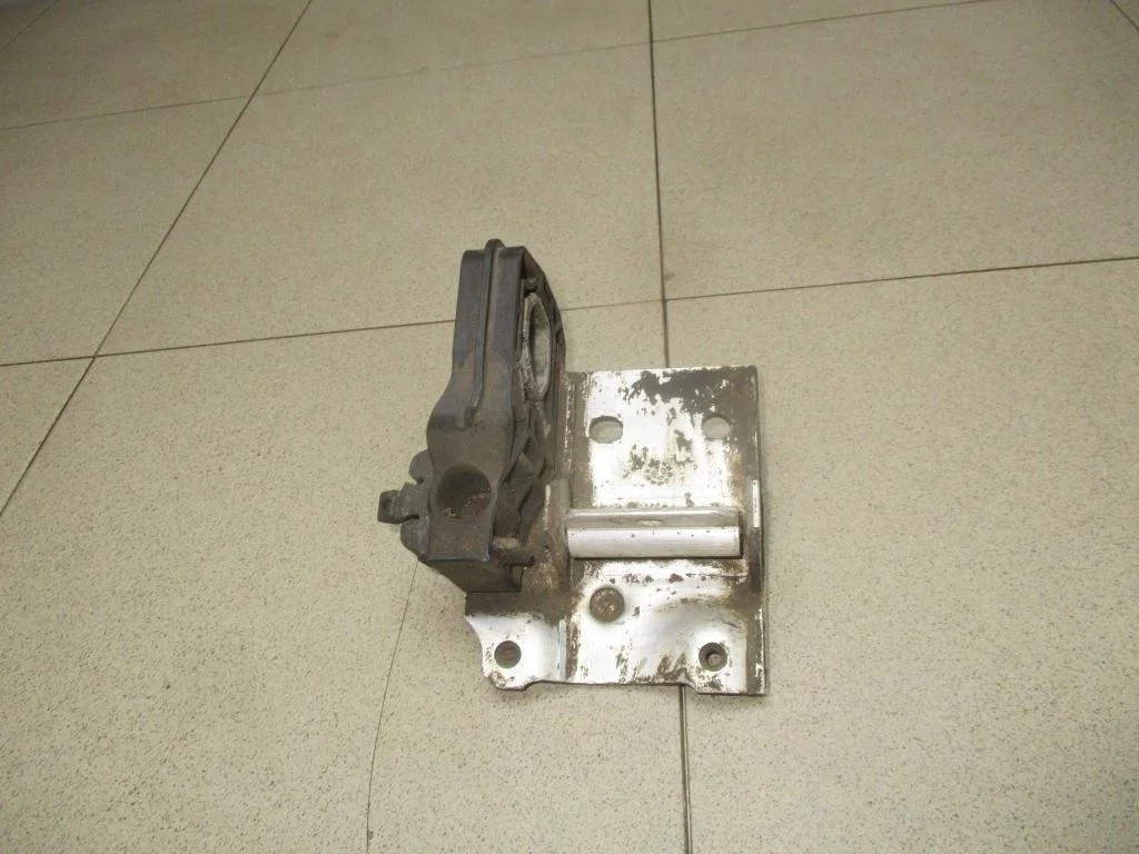 Кронштейн радиатора BMW 5-Series F10, F11, F18, F07