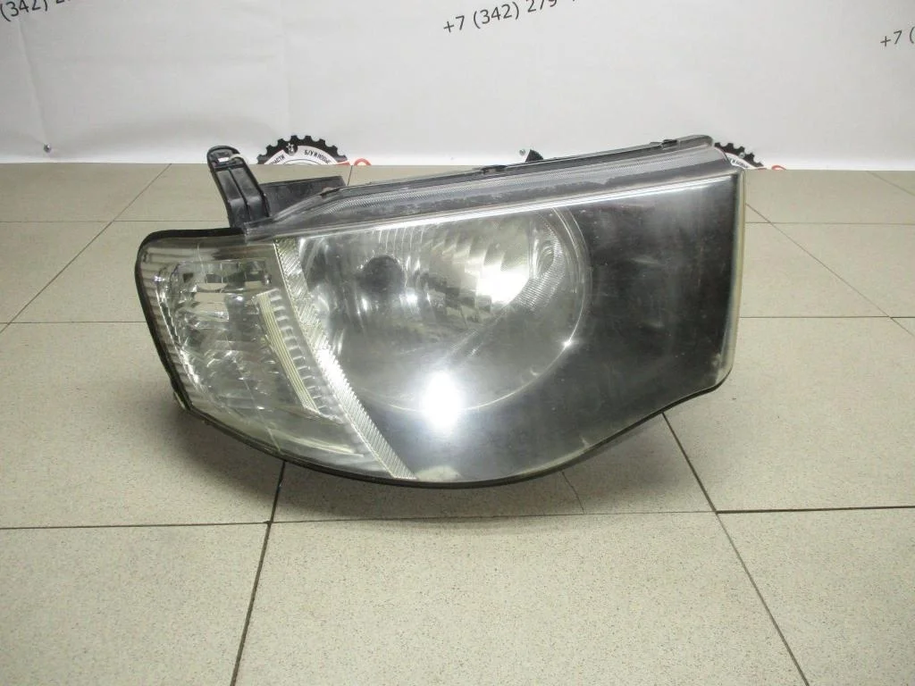Фара правая Mitsubishi L200 KA, KB