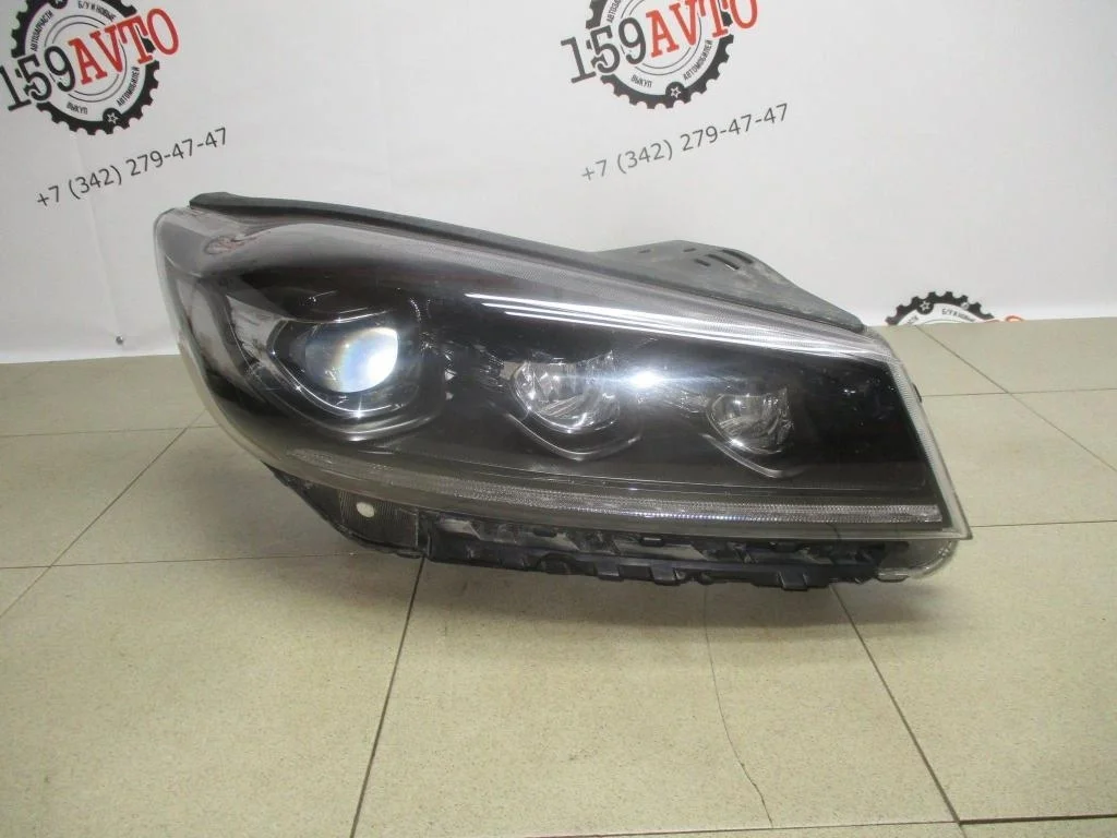 Фара правая Kia Sorento 3 UM
