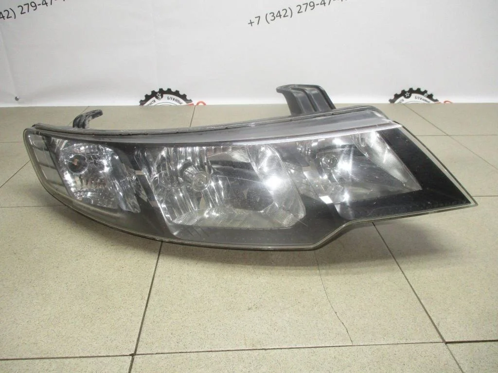 Фара правая Kia Cerato 2 TD