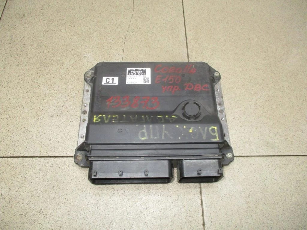 Блок управления двигателем Toyota Corolla E150