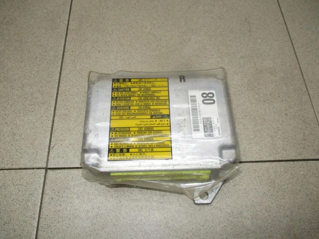 Блок управления air bag Toyota Land Cruiser Prado J120