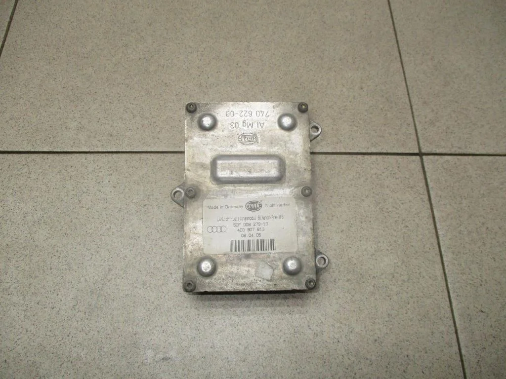 Блок ксеноновой лампы Audi A8 D3