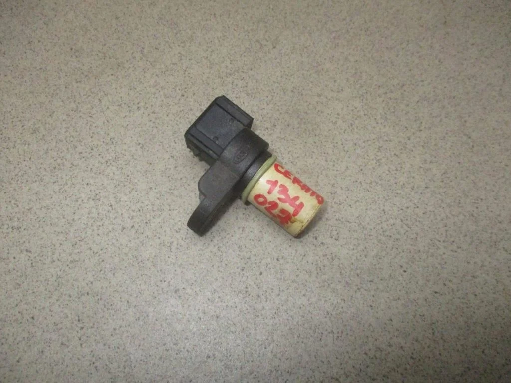 Датчик положения распредвала Kia Cerato 1 LD