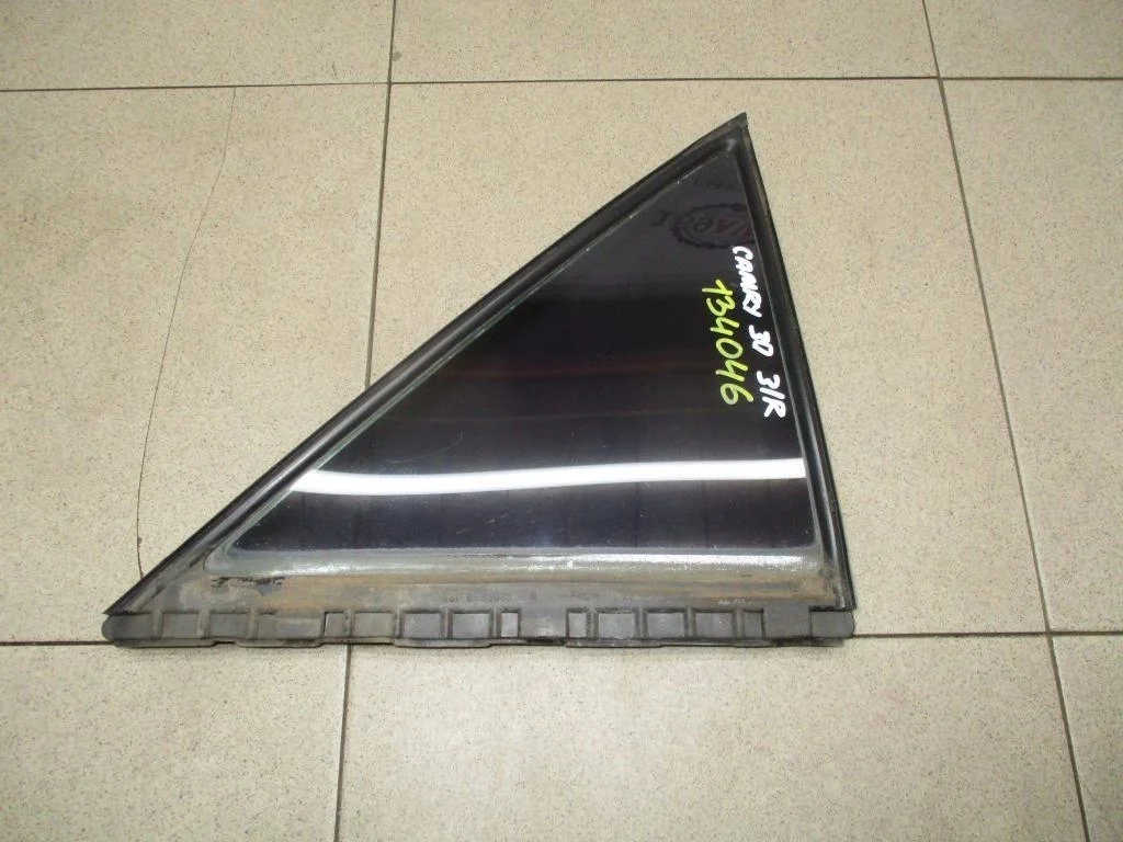 Стекло двери задней правой форточка Toyota Camry 2003 XV30