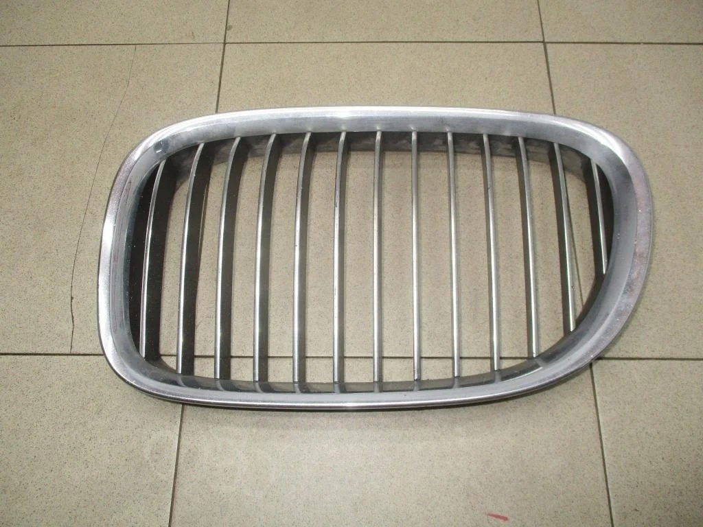 Решетка радиатора левая BMW 7-Series F01, F02, F03, F04