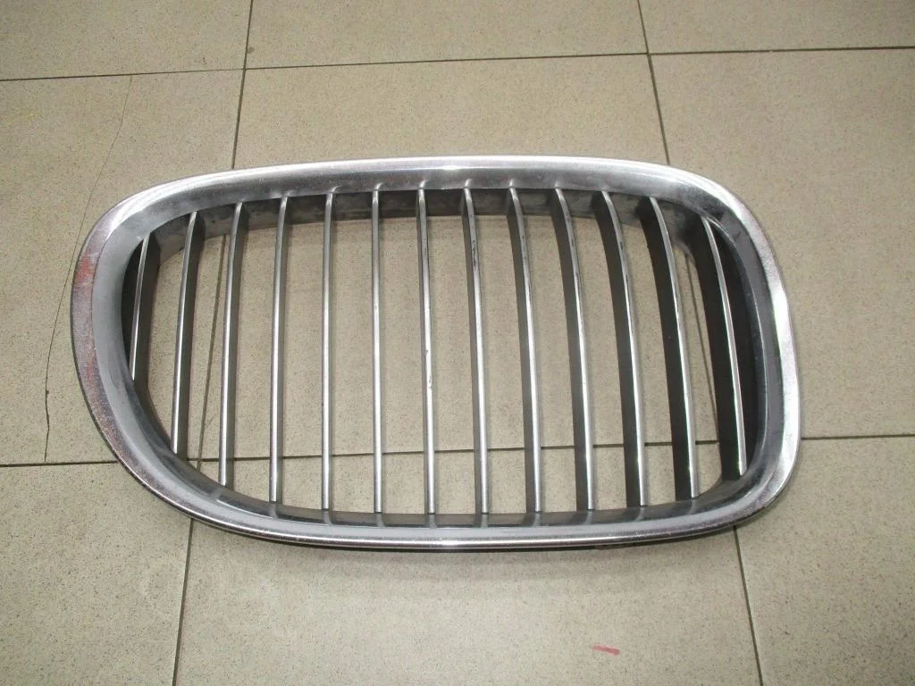 Решетка радиатора правая BMW 7-Series F01, F02, F03, F04
