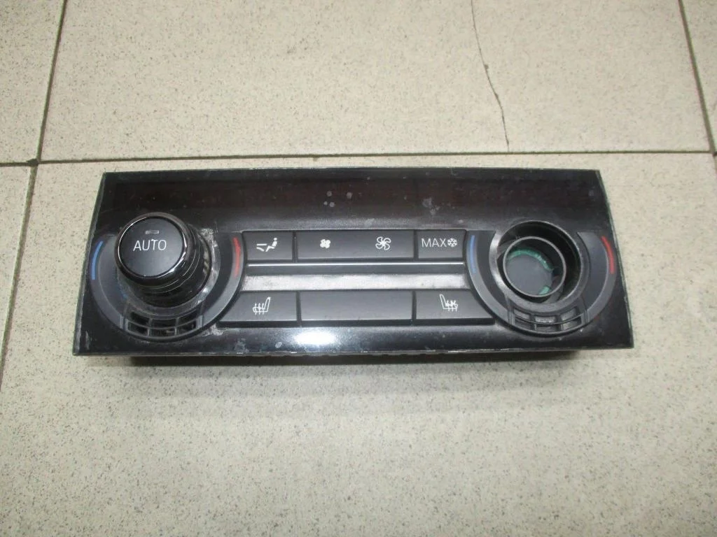 Блок управления климатической установкой BMW 7-Series F01, F02, F03, F04