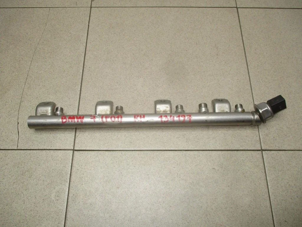 Рейка топливная BMW 7-Series F01, F02, F03, F04