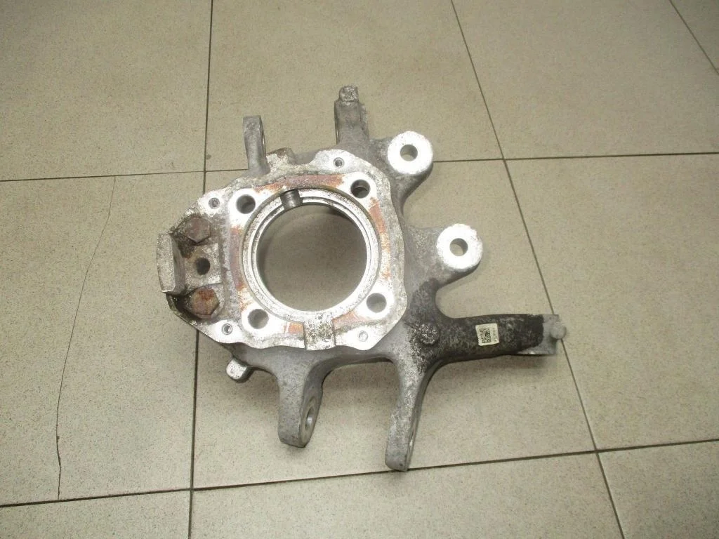 Кулак поворотный задний левый BMW 7-Series F01, F02, F03, F04