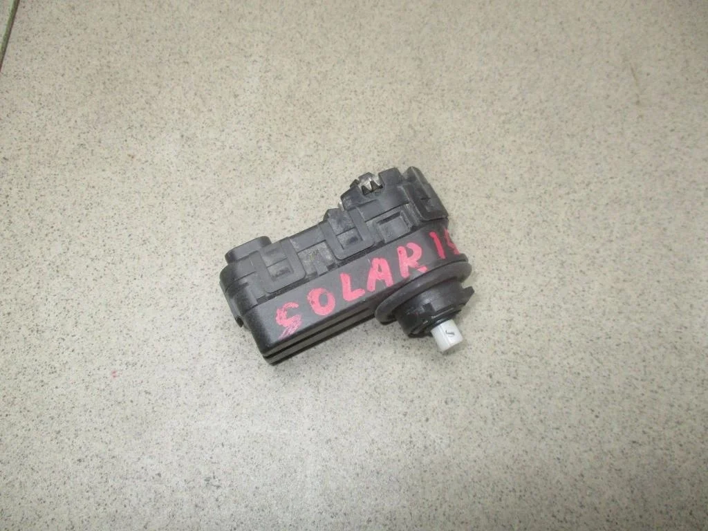 Моторчик корректора фары Hyundai Solaris 1 RB